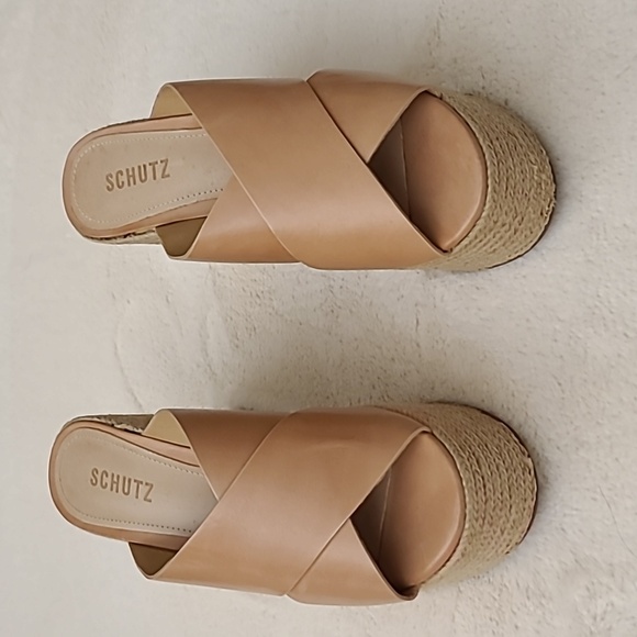 NIB Schutz Platform Wedge/Heel Size 8 - Picture 3 of 7